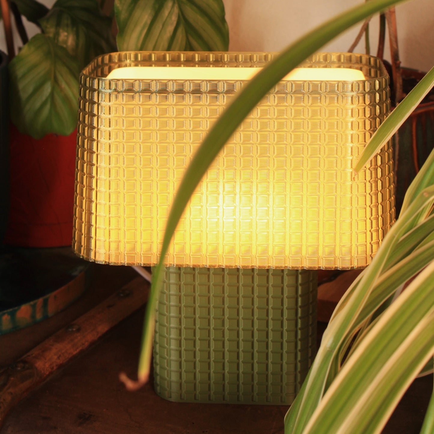 LUCENT KUAD - Table Lamp