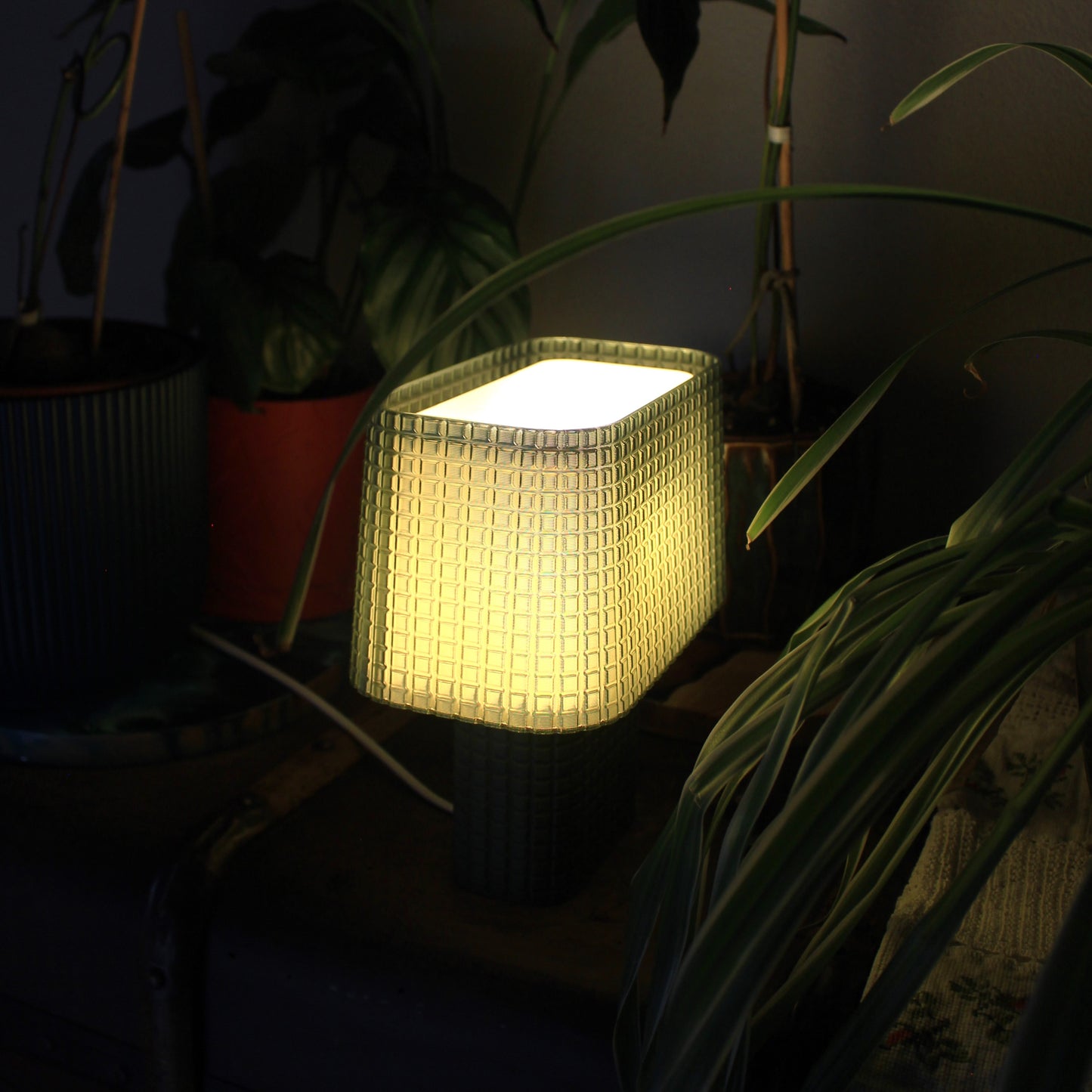 LUCENT KUAD - Table Lamp